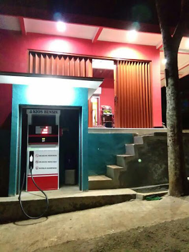 kios bensin Den's Simpang 3